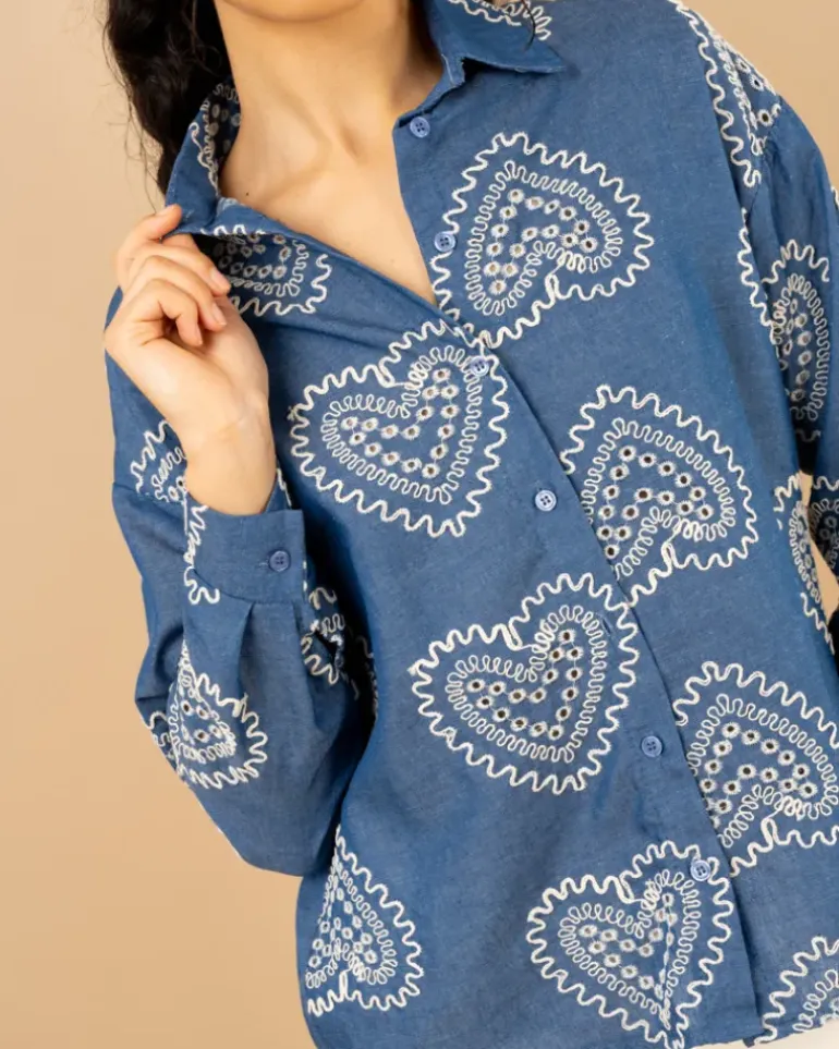Chemise brodée c艙urs