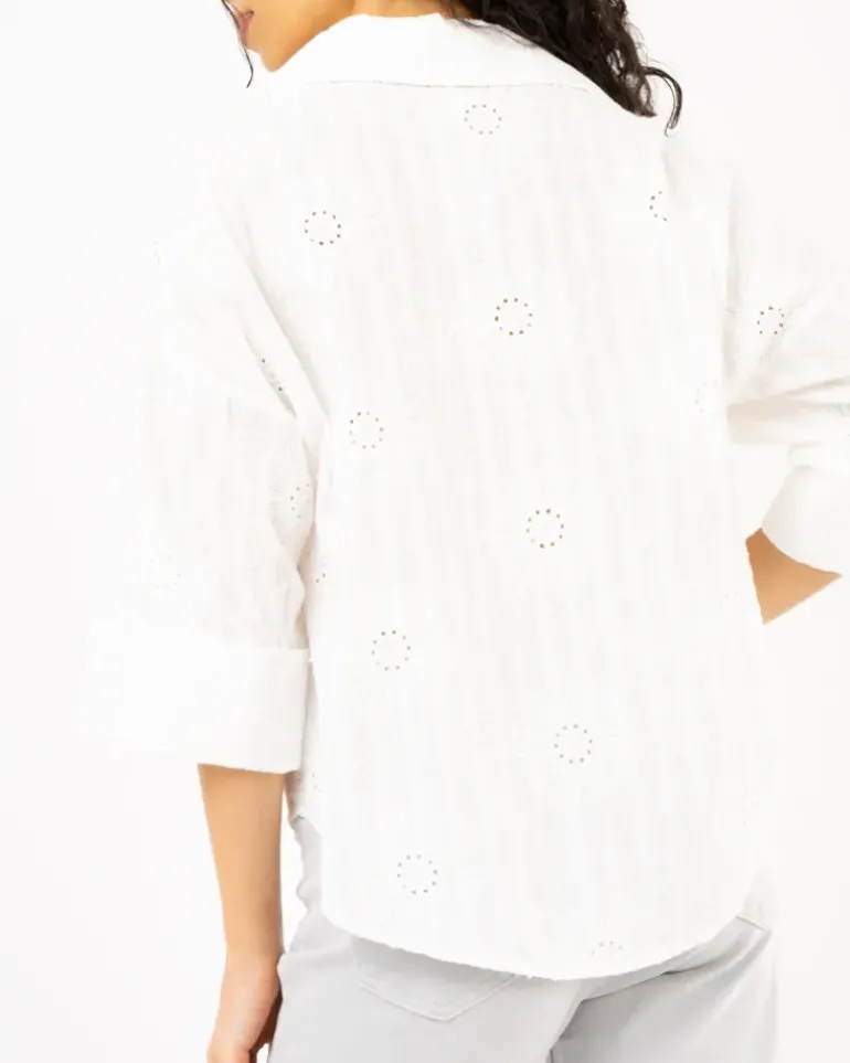 Chemise fleurs brodées
