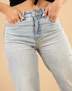 Jean court