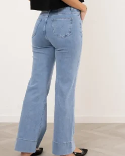 Jean large bas revers