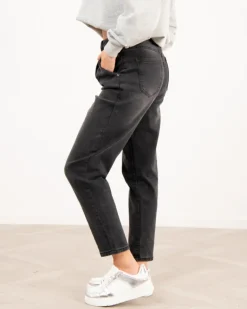 Jean mom