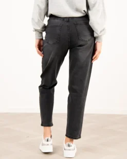 Jean mom
