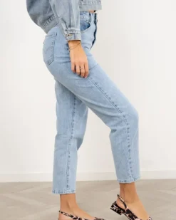 Jean mom