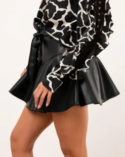 Jupe short simili