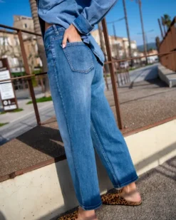 Mom fit