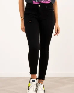 Pantalon déchiré