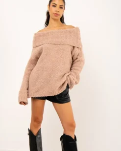 Pull col épaules
