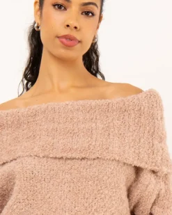 Pull col épaules