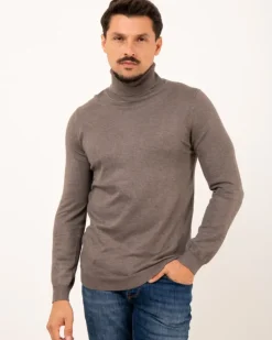 Pull col roulé