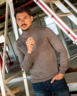 Pull col roulé