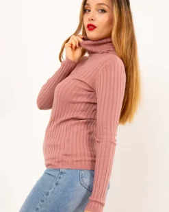 Pull col roulé stries