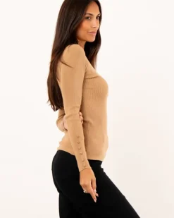 Pull strie boutons