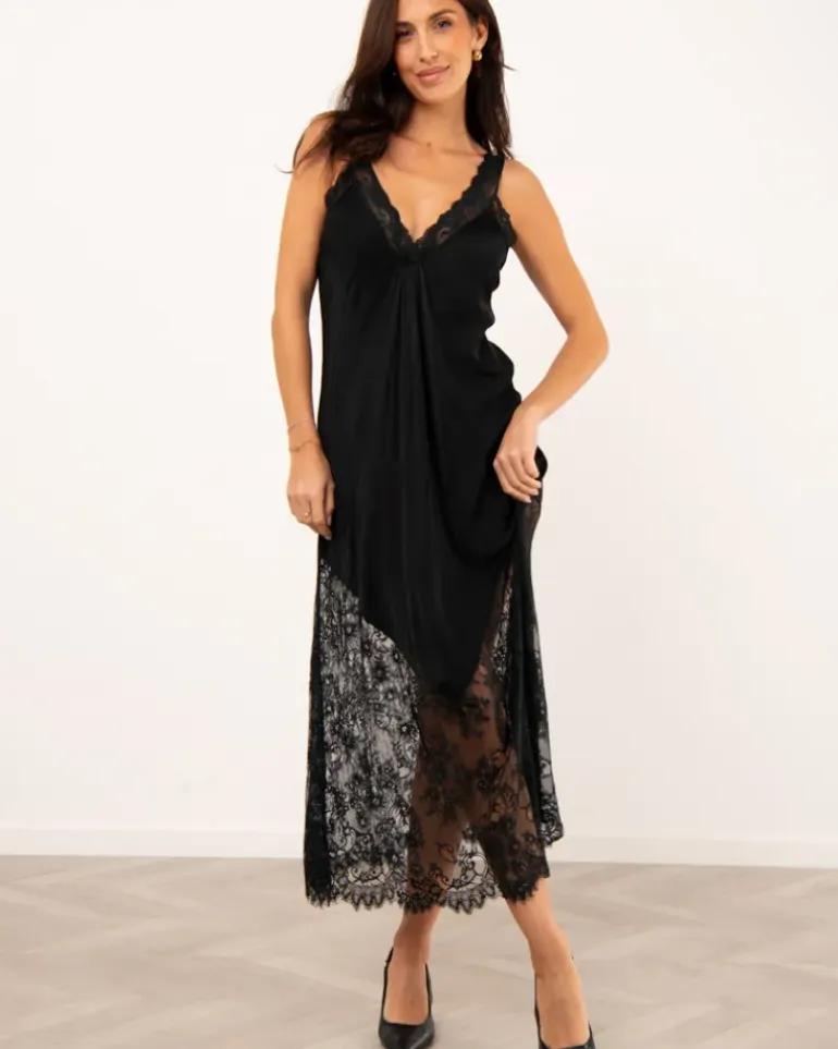 Robe longue dentelle