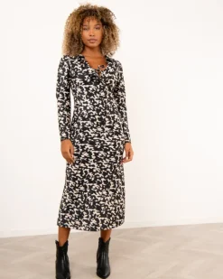 Robe longue volants