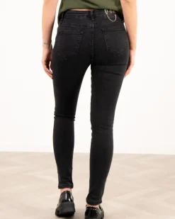 Slim noir