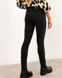 Slim noir
