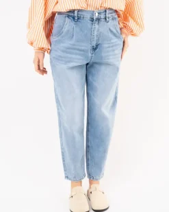 Slouchy jean