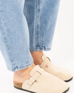 Slouchy jean