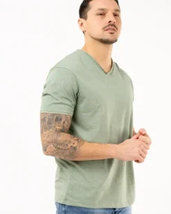 T-shirt col en v