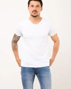 T-Shirt col v
