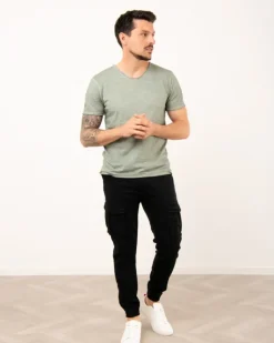 T-Shirt col v