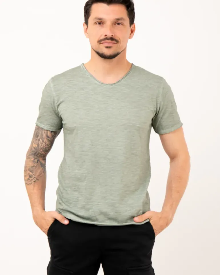 T-Shirt col v