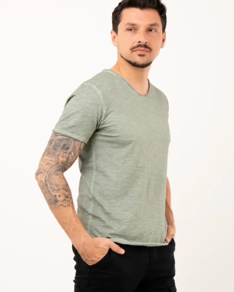 T-Shirt col v