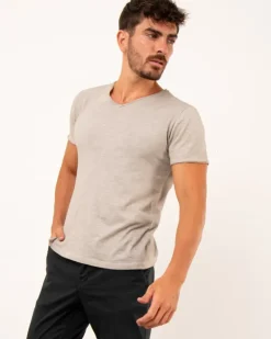 T-Shirt col v