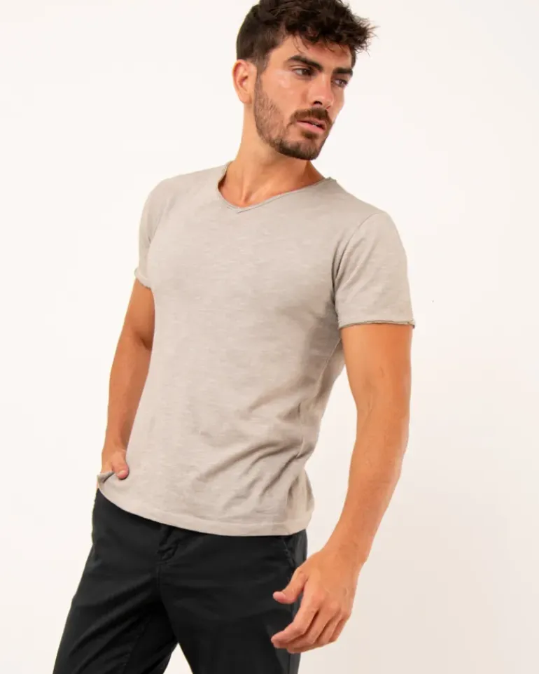 T-Shirt col v