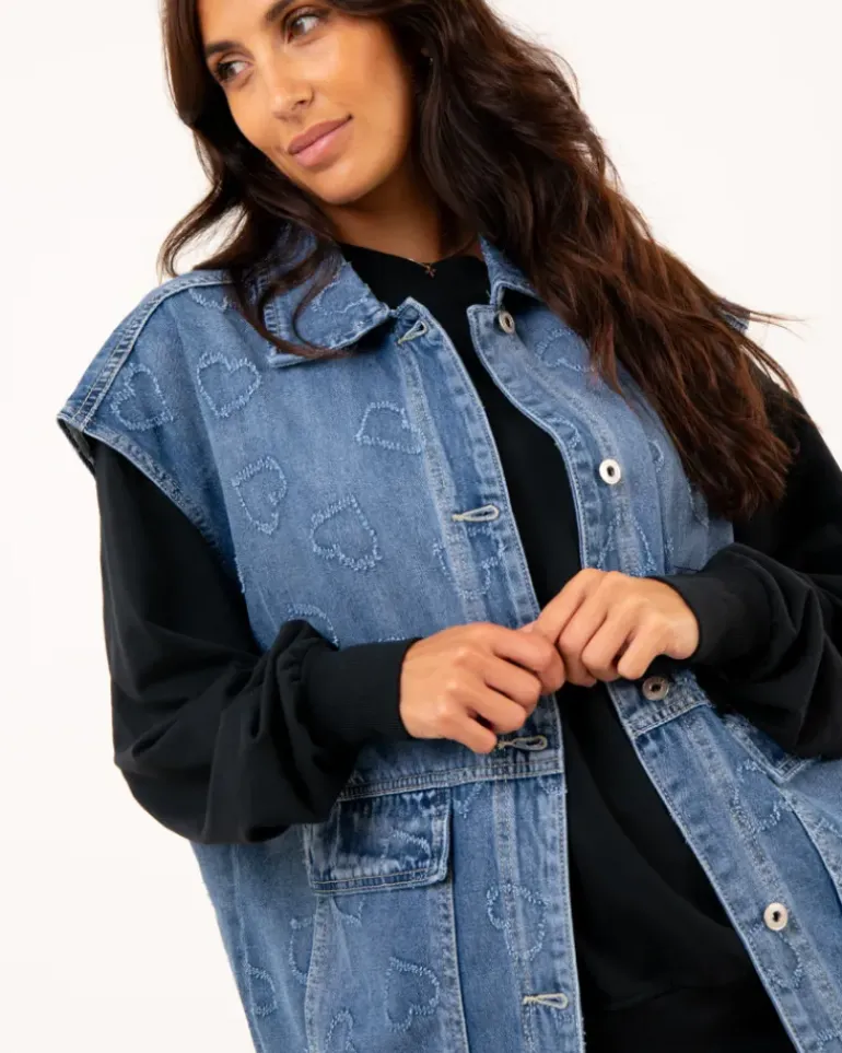 Veste c艙urs sans manches